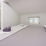 Bezauberndes Nur 80 Meter Zum Mit Grandiosem Meerblick *